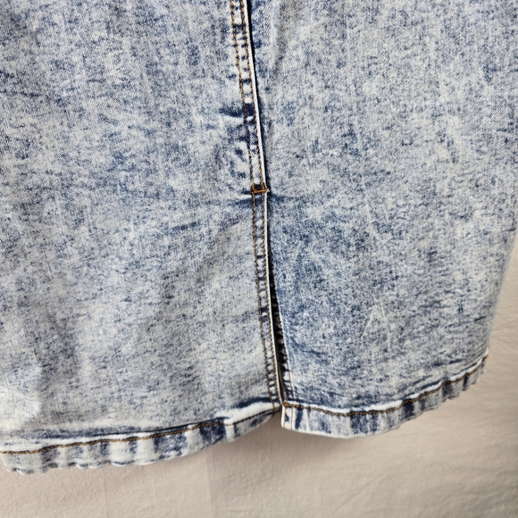 Blue Savvy Jeans Denim Destructed Skirt Size Medium Y2K Acid Wash - Picture 7 of 8